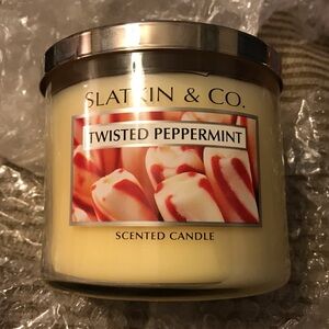 New Slatkin & Co Twisted Peppermint Candle